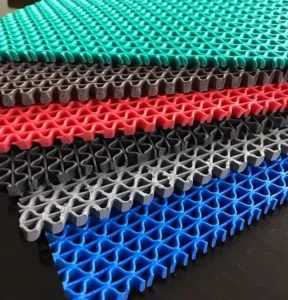 Anti Fatigue PVC S Mat Slip Resistant Waterproof Floor Covering with S Type Drainage Ideal for Wet Area Workshop Retail Store