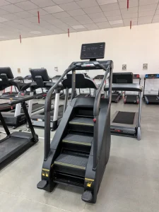 Commercial Grade Electric Stair Climber CS201ES 7 Training Levels 175MM Step Height 180KG Max Load