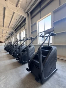 Commercial LCD Touch Screen Stair Climbing Machine Stepmill Stepper