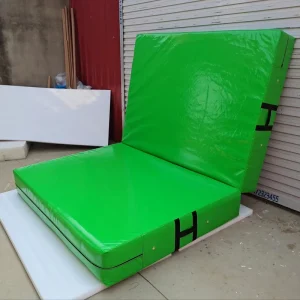 Customized Logo PU Leather Rugby Equipment Rugby Large Crash Pads 8″ or 12″ Thick Gymnastics Folding Tumbling Panel Mat