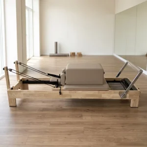 Factory Direct Supply Natural Oak Wood OEM Commercial Pilates Reformer Machine for Studio Gym Fitness Training