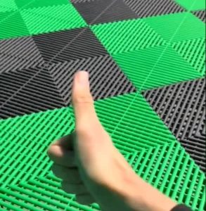 Noise Reduction Heavy Duty Interlocking Modular PP Car Showroom Hangar Workshop Portable Plastic Flooring Garage Floor Tiles