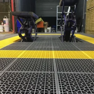 PP Garage Floor Tiles, Anti-Slip, Heavy-Duty, Self-Draining for Car Detailing Shops