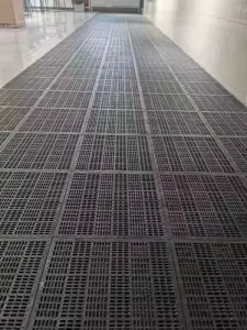 PVC Modular Interlocking Bathroom Floor Mat, Easy to Clean, Anti-Slip, for Indoor or Outdoor Swimming Pools and Kindergartens