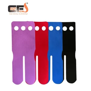 Self Stick 3 Holes Tape Gymnastic Hand Grips Calleras for Chin Up Weight Lifting Pull Ups WODS Workout Bodybuilding Kettlebells